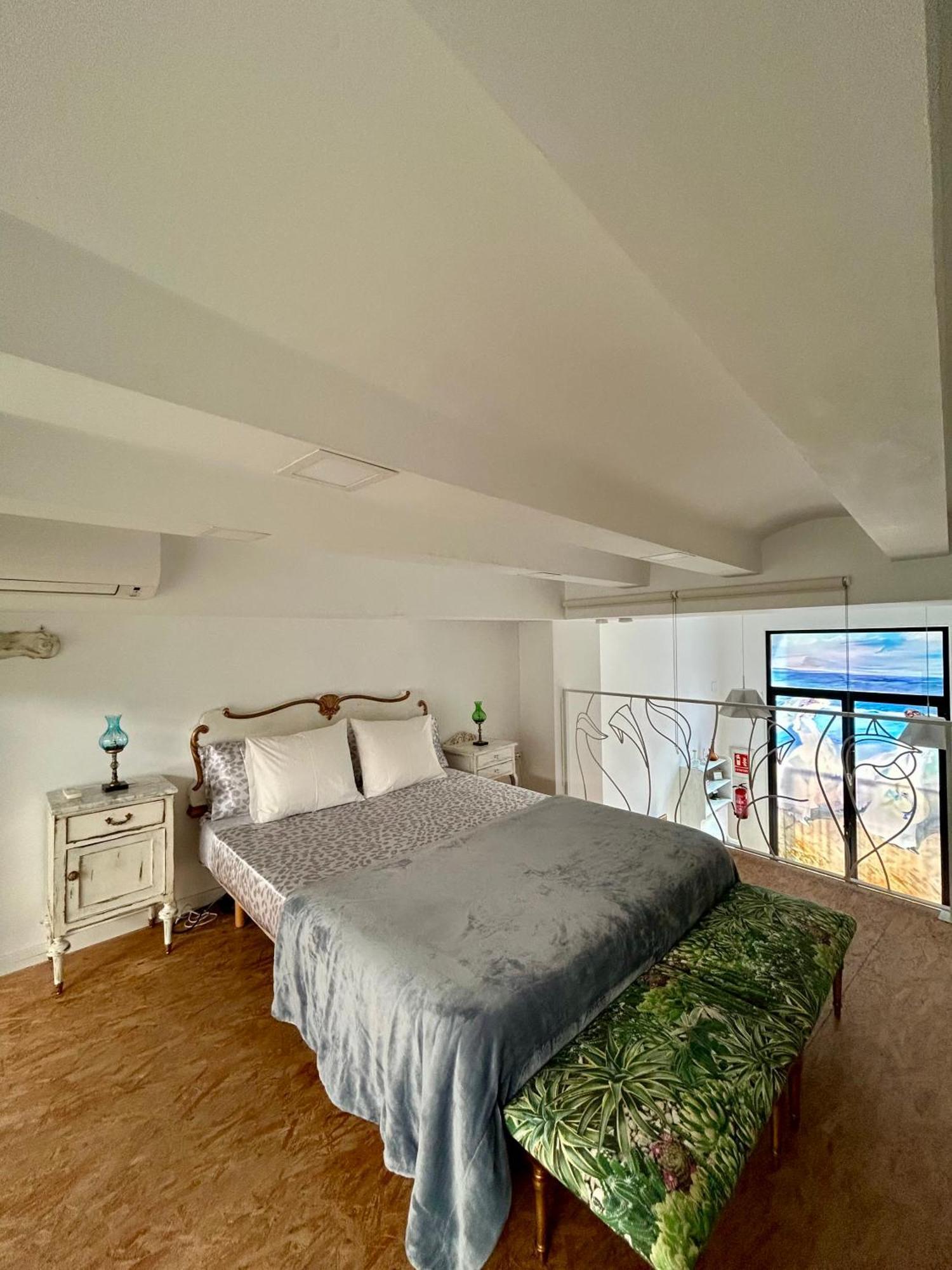 Loft Con Mucha Luz En El Centro Barrio Ruzafa Villa Valencia Luaran gambar